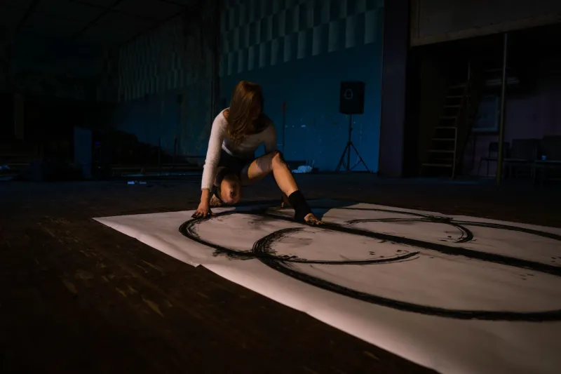 When the Music Stops: How Visual Artists Are Reshaping the Way Dancers Listen With Their Bodies